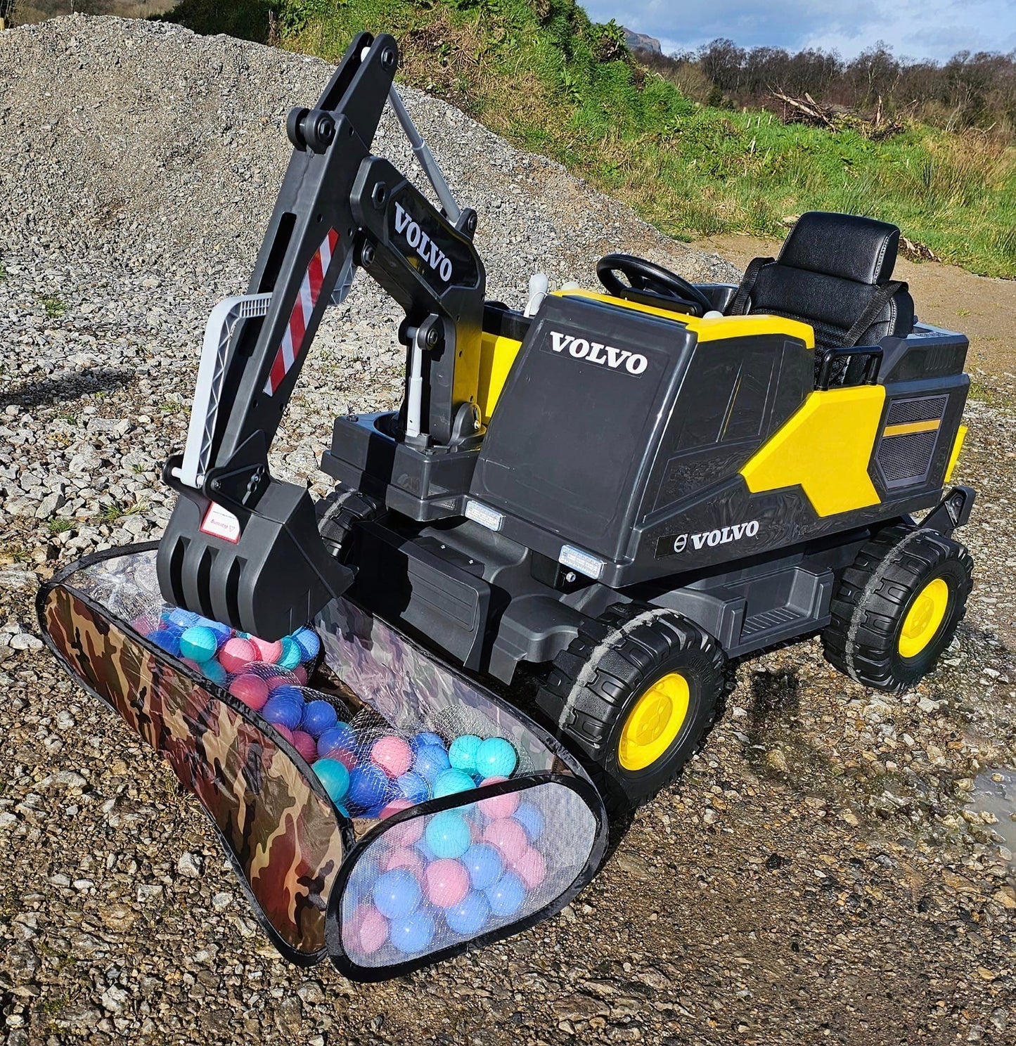 Xmas Club - Volvo Electric Digger Ride On Excavator