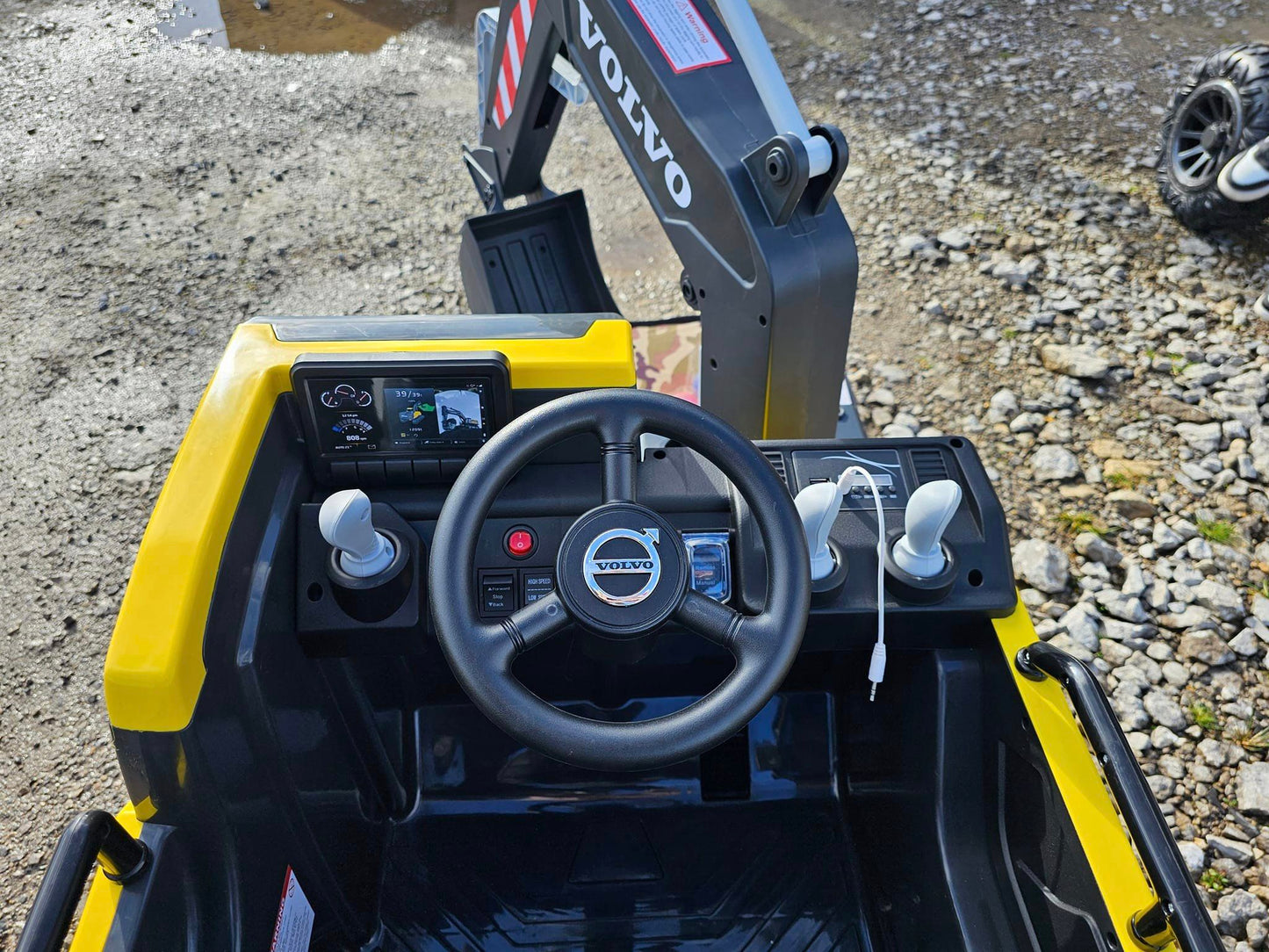 Xmas Club - Volvo Electric Digger Ride On Excavator