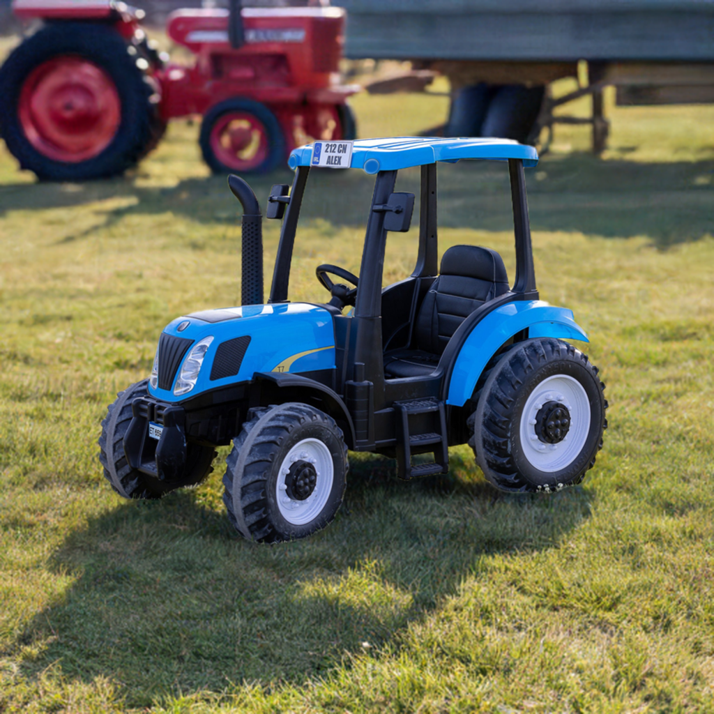 Xmas Club - New Holland 24V Electric Blue Tractor with Trailer