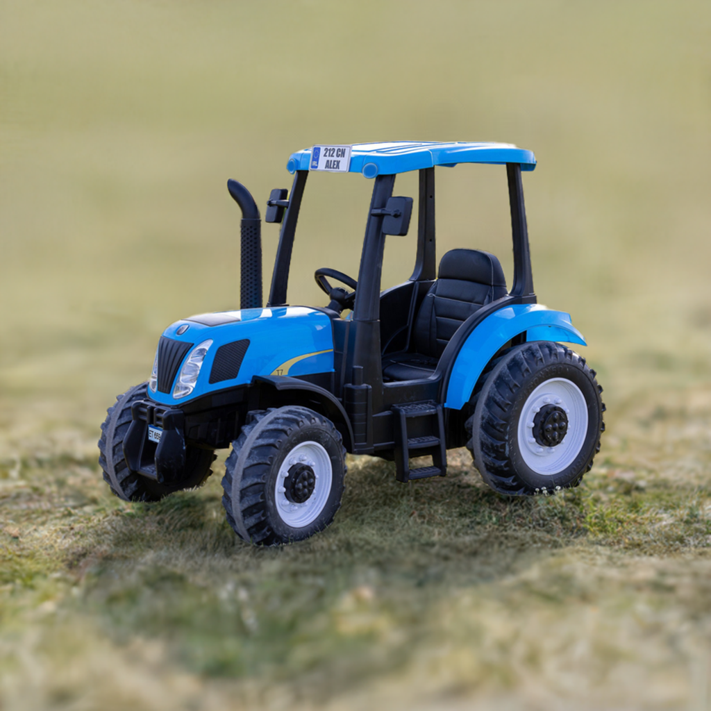 Xmas Club - New Holland 24V Electric Blue Tractor with Trailer