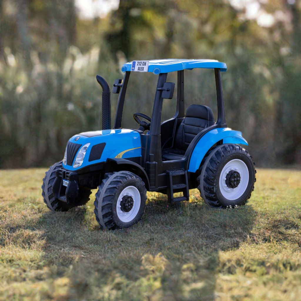Xmas Club - New Holland 24V Electric Blue Tractor with Trailer