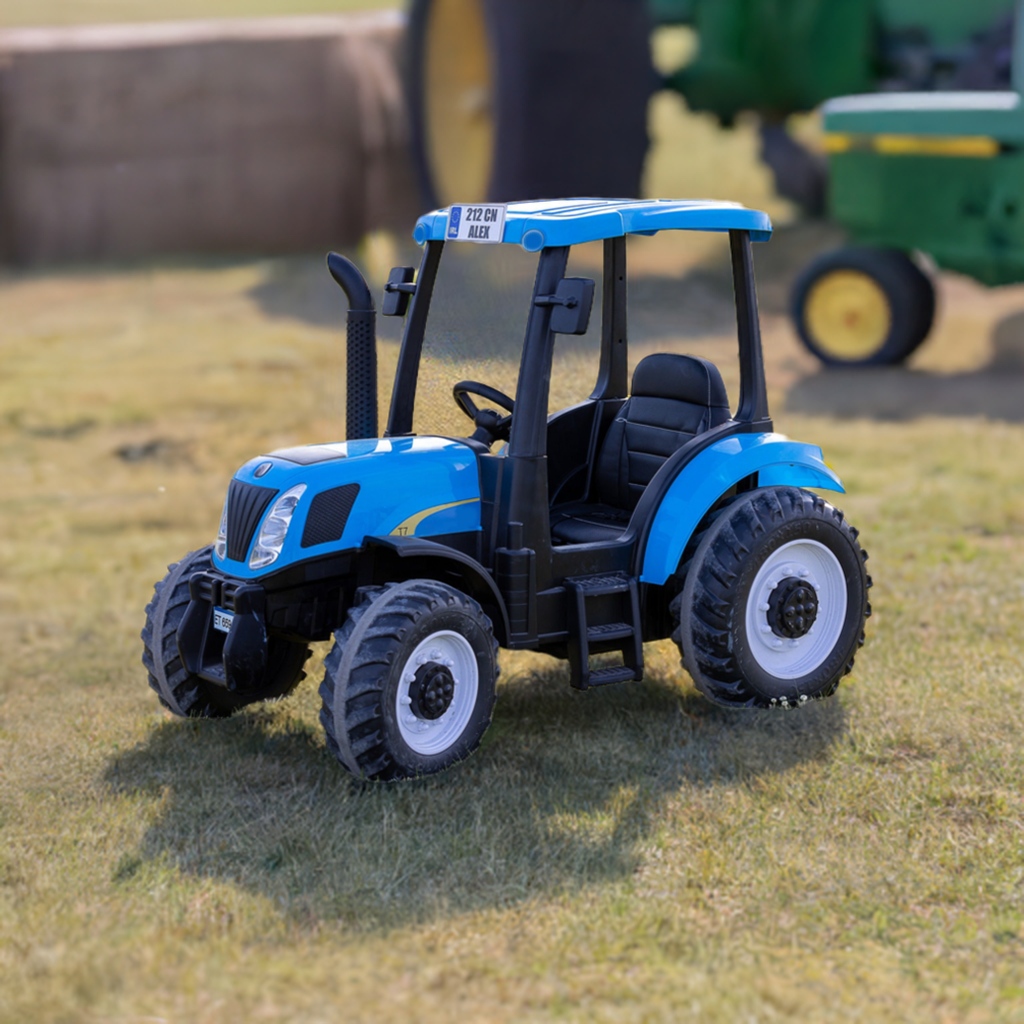 Xmas Club - New Holland 24V Electric Blue Tractor with Trailer