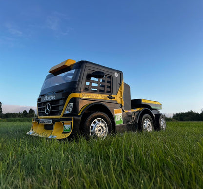 Licensed Mercedes Benz Race Lorry with Trailer in Yellow